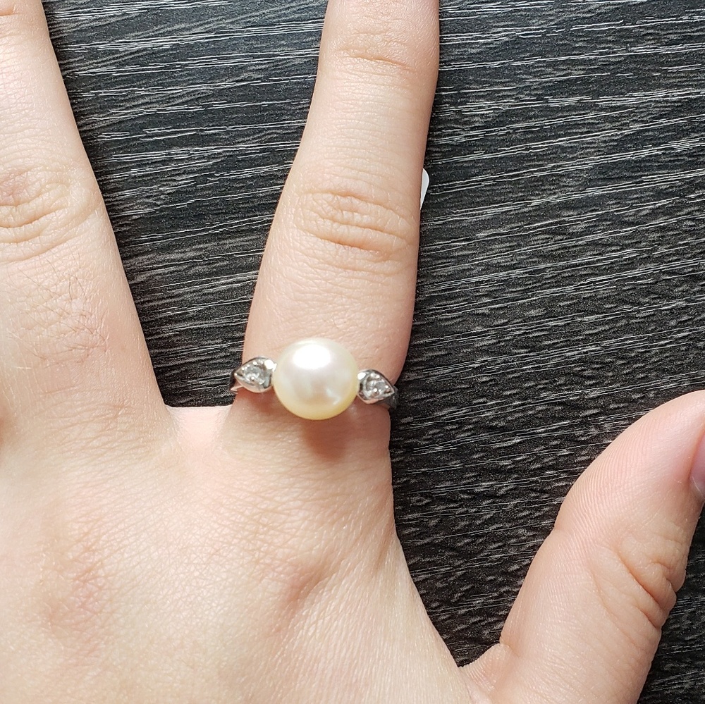 Pearl ring size 7